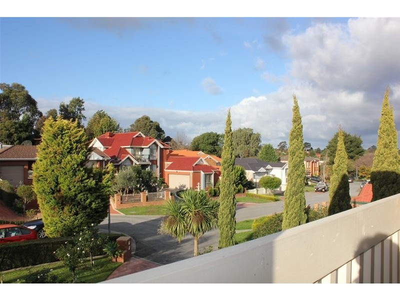 9 Frangipani Close, Endeavour Hills VIC 3802