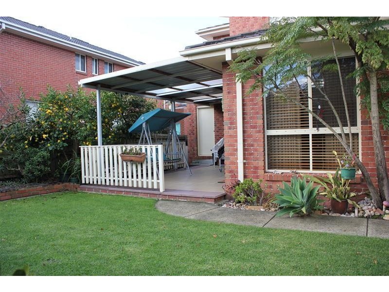 9 Frangipani Close, Endeavour Hills VIC 3802