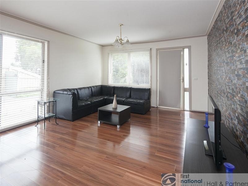 32 Narellan Drive, Hampton Park VIC 3976