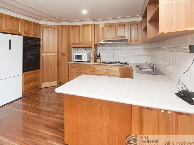 32 Narellan Drive, Hampton Park VIC 3976