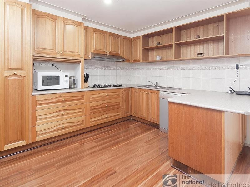 32 Narellan Drive, Hampton Park VIC 3976