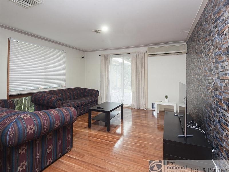 32 Narellan Drive, Hampton Park VIC 3976