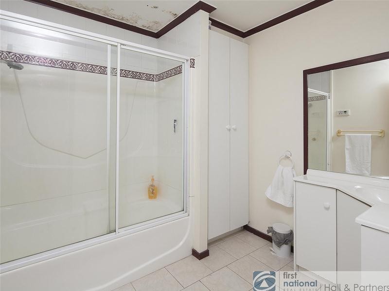 32 Narellan Drive, Hampton Park VIC 3976