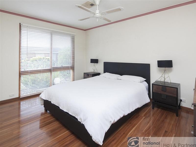 32 Narellan Drive, Hampton Park VIC 3976