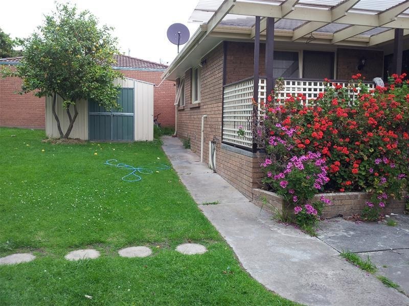 17 Westminster Avenue, Dandenong North VIC 3175