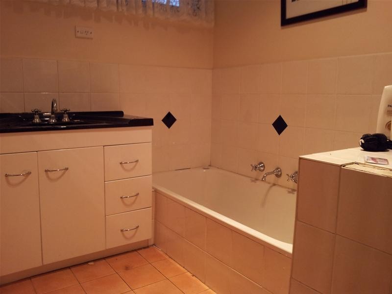 17 Westminster Avenue, Dandenong North VIC 3175