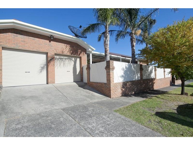 12 Chantell Avenue, Endeavour Hills VIC 3802