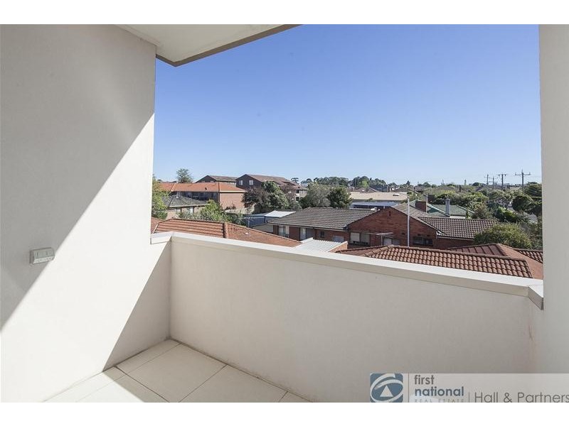 9/3 Market Street, Dandenong VIC 3175