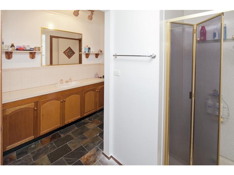 10 Dundee Court, Endeavour Hills VIC 3802