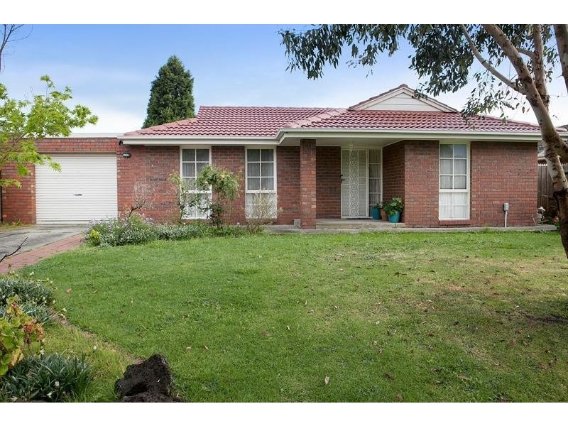 12 Holmbury Boulevard, Mulgrave VIC 3170