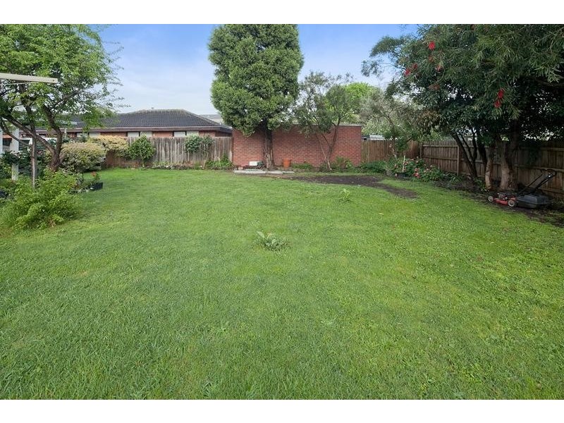 12 Holmbury Boulevard, Mulgrave VIC 3170