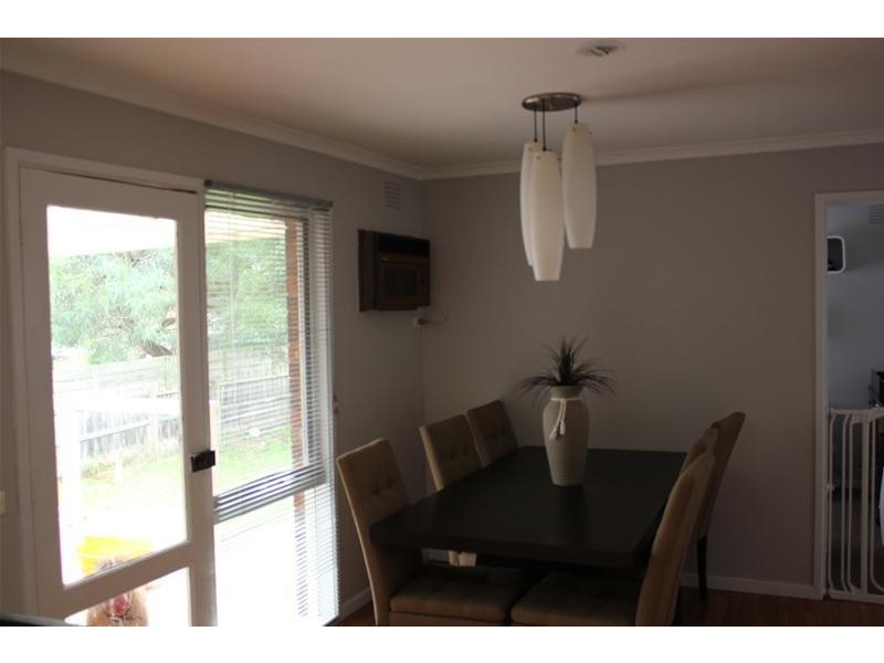 25 Rossiter Avenue, Endeavour Hills VIC 3802