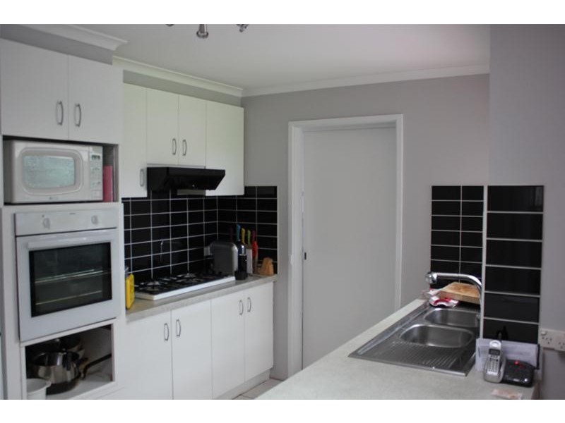 25 Rossiter Avenue, Endeavour Hills VIC 3802