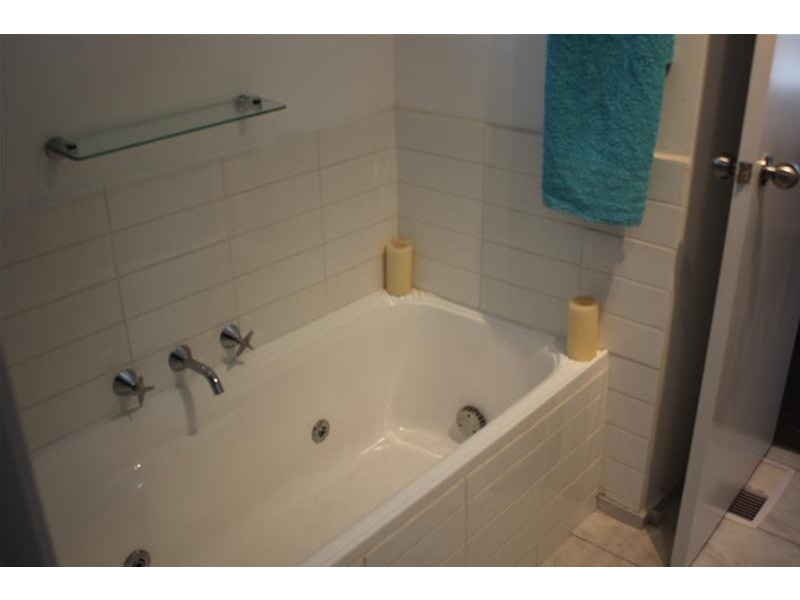 25 Rossiter Avenue, Endeavour Hills VIC 3802