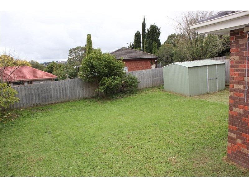 25 Rossiter Avenue, Endeavour Hills VIC 3802