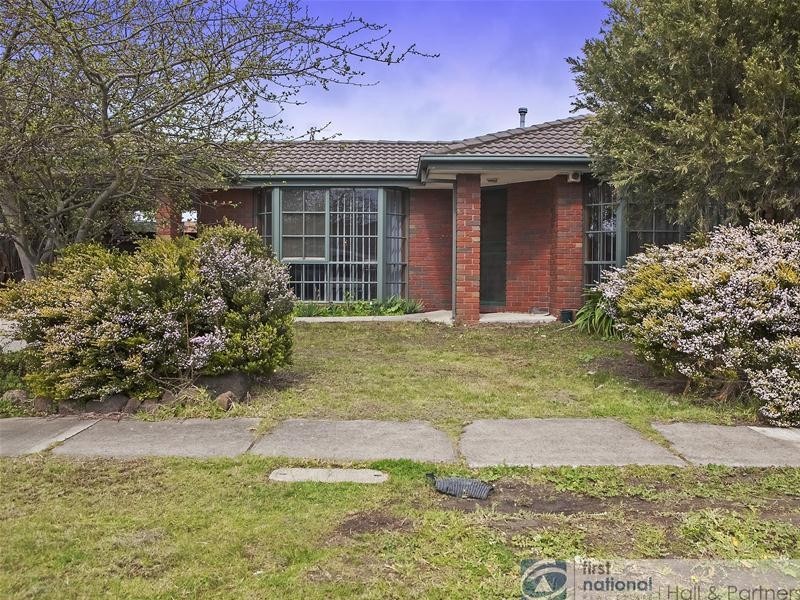 4 Navarre Drive, Cranbourne West VIC 3977