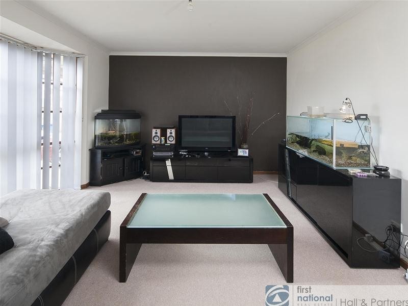 4 Navarre Drive, Cranbourne West VIC 3977