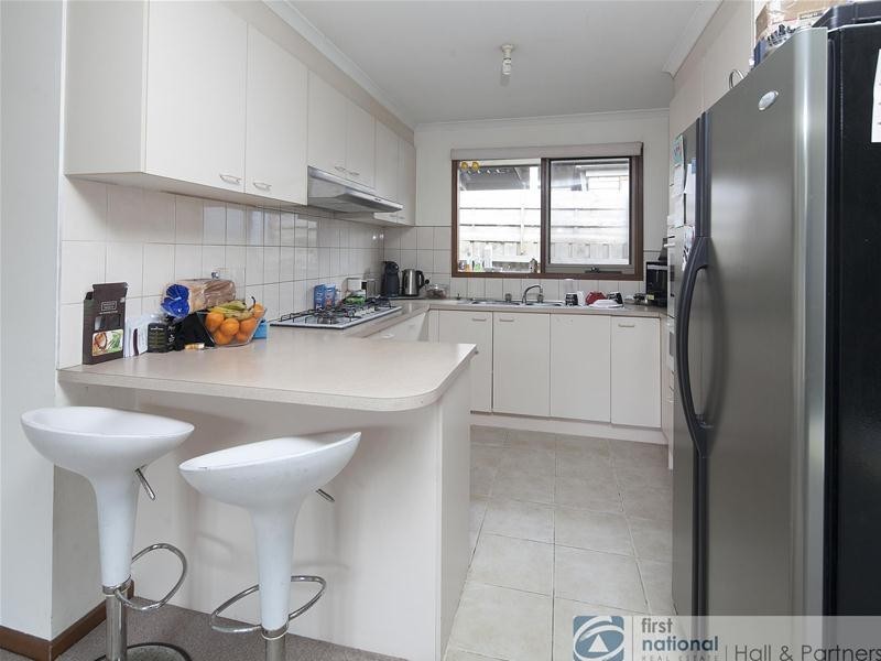 4 Navarre Drive, Cranbourne West VIC 3977