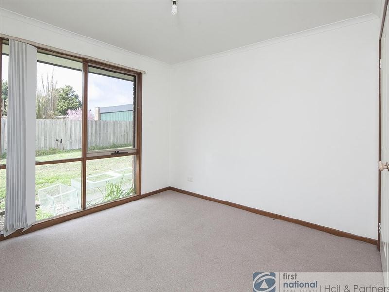 4 Navarre Drive, Cranbourne West VIC 3977