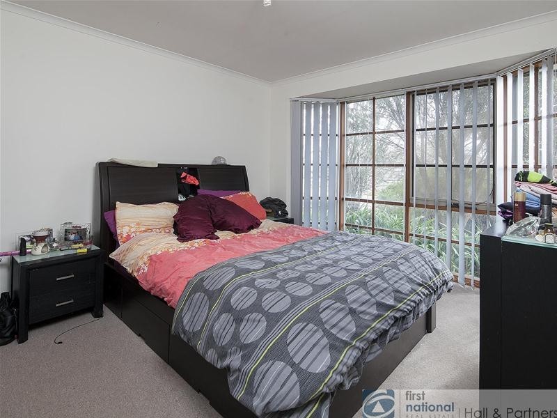 4 Navarre Drive, Cranbourne West VIC 3977