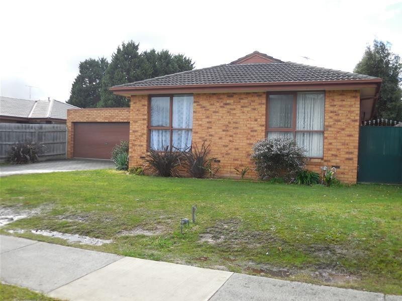 35 Gleneagles Drive, Endeavour Hills VIC 3802
