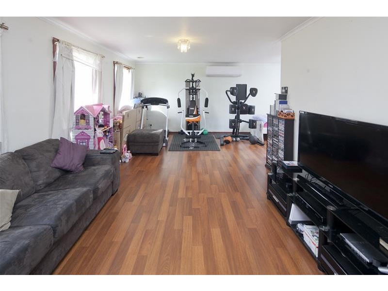 6 Axedale Crescent, Endeavour Hills VIC 3802