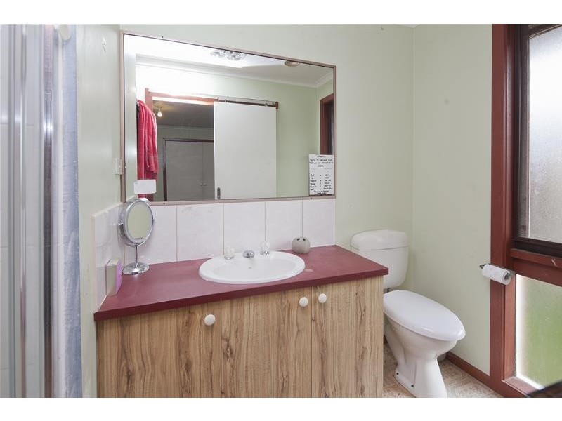 6 Axedale Crescent, Endeavour Hills VIC 3802