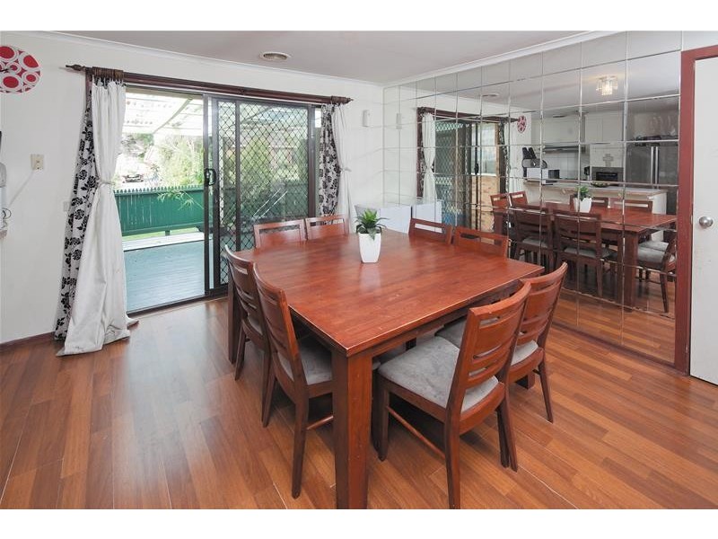 6 Axedale Crescent, Endeavour Hills VIC 3802