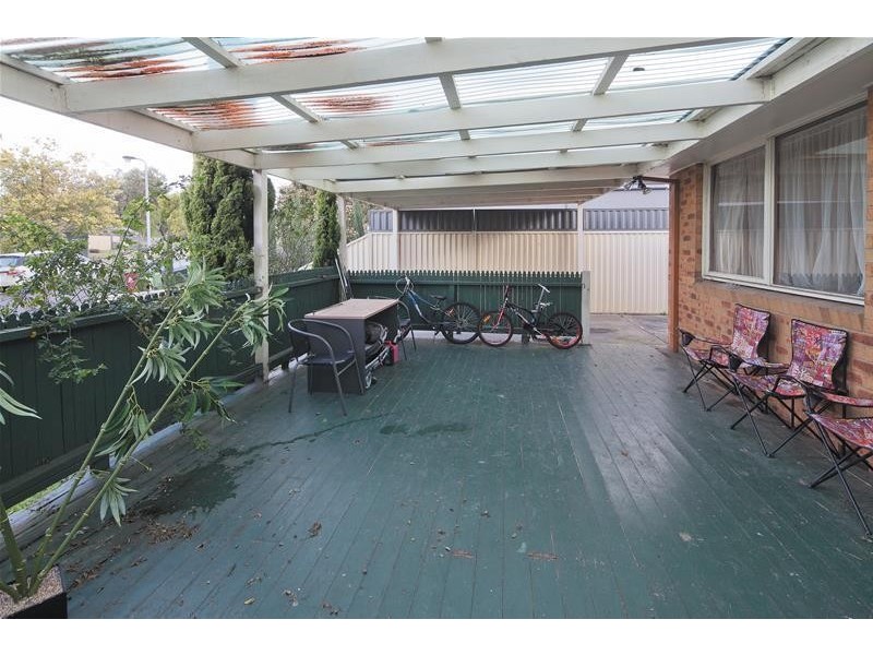 6 Axedale Crescent, Endeavour Hills VIC 3802