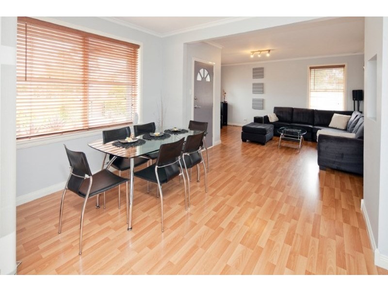 15 Scarlet Drive, Doveton VIC 3177