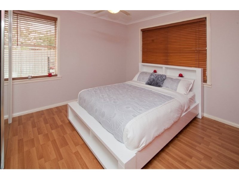 15 Scarlet Drive, Doveton VIC 3177