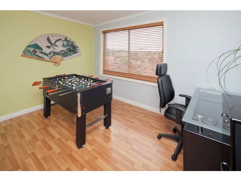 15 Scarlet Drive, Doveton VIC 3177