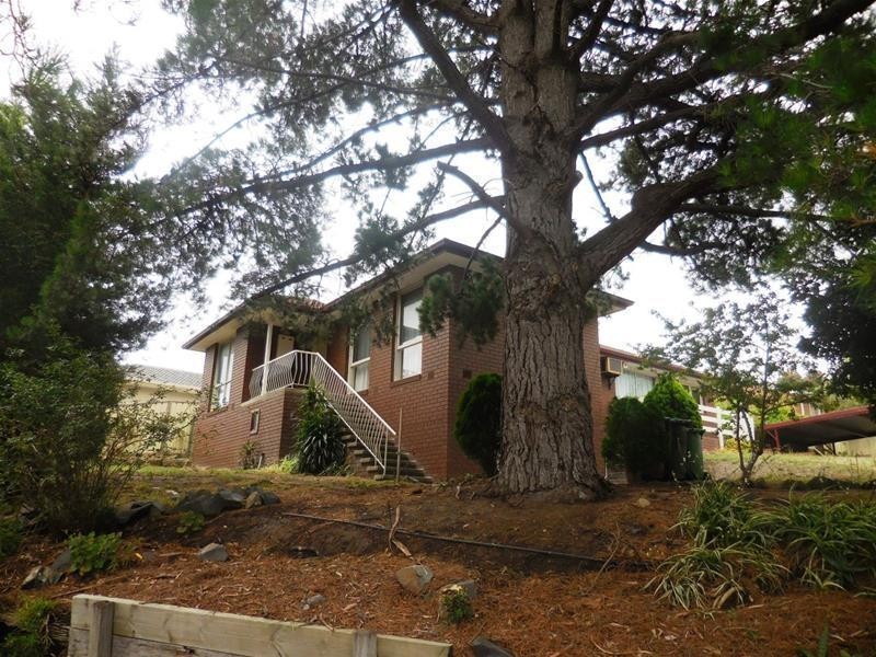 57 Chalcot Drive, Endeavour Hills VIC 3802