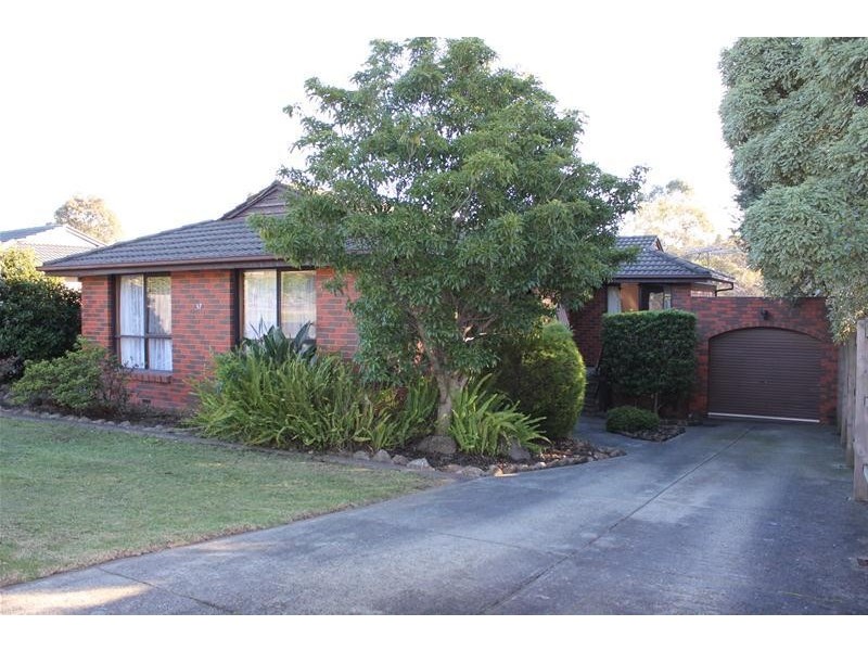 37 Sydney Parkinson Avenue, Endeavour Hills VIC 3802