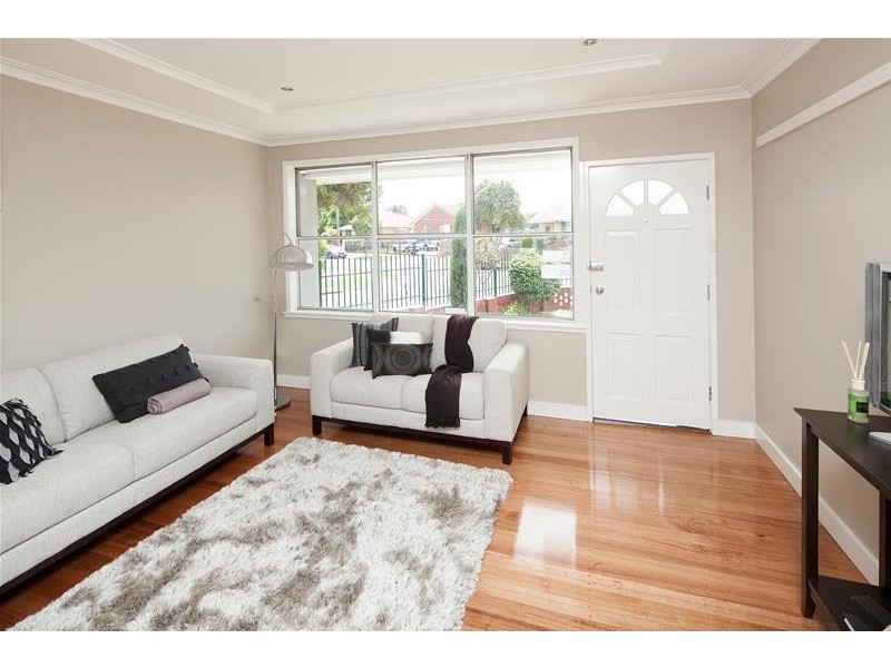 8 Sylvia Street, Dandenong North VIC 3175
