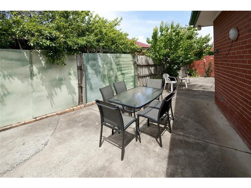 8 Sylvia Street, Dandenong North VIC 3175