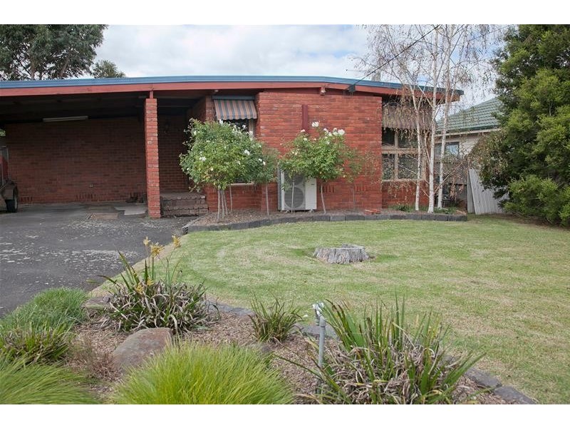 15 McLaughlan Avenue, Eumemmerring VIC 3177