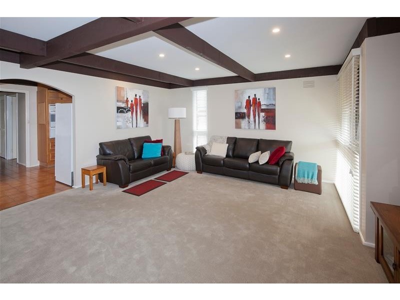 15 McLaughlan Avenue, Eumemmerring VIC 3177