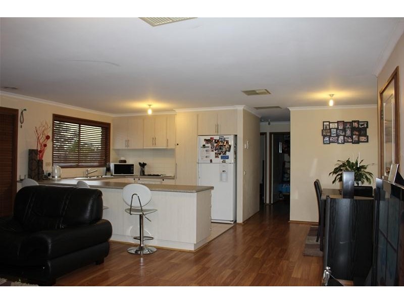 2/3 Parkview Close, Dandenong VIC 3175