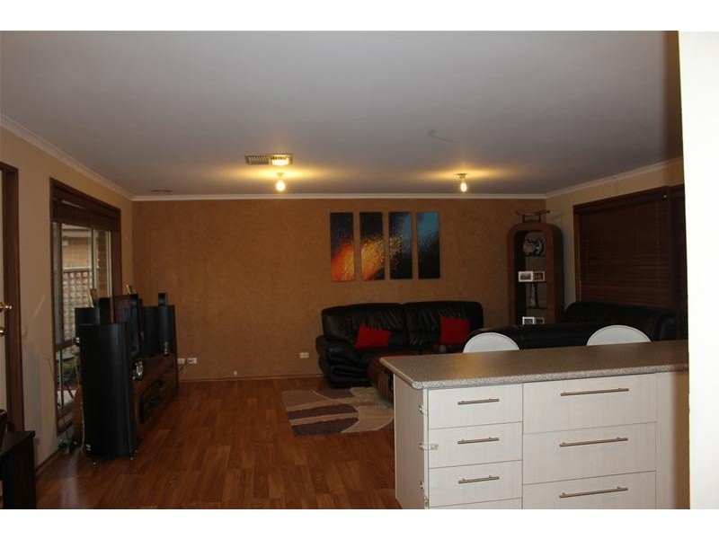 2/3 Parkview Close, Dandenong VIC 3175