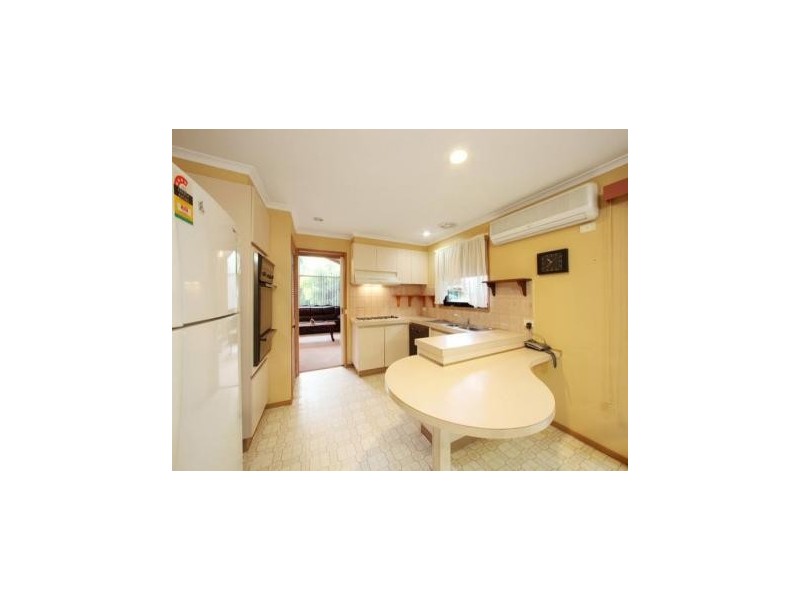 6 Rhonda Close, Endeavour Hills VIC 3802