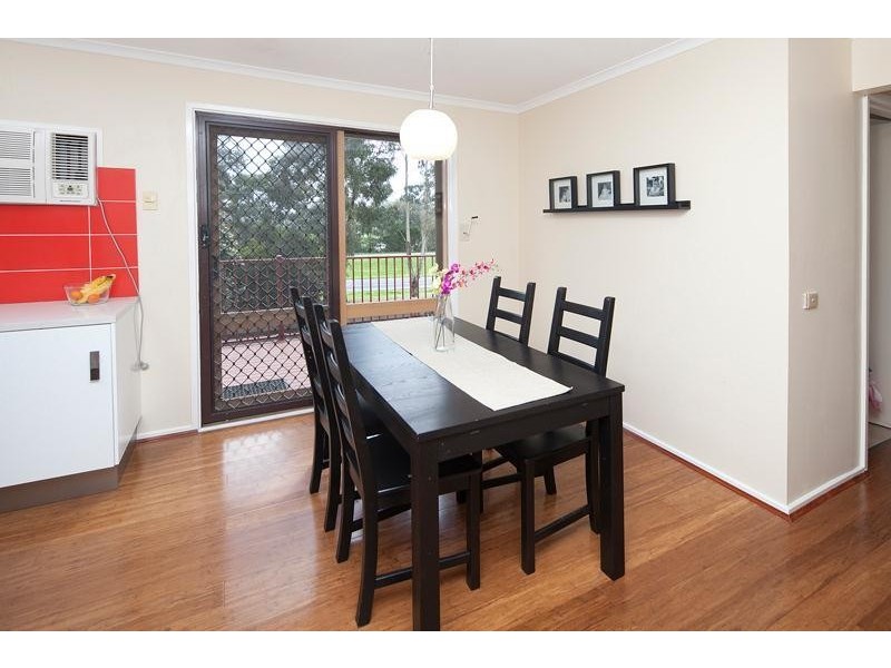 9/13 Endeavour  Crescent, Endeavour Hills VIC 3802