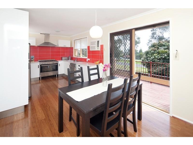 9/13 Endeavour  Crescent, Endeavour Hills VIC 3802