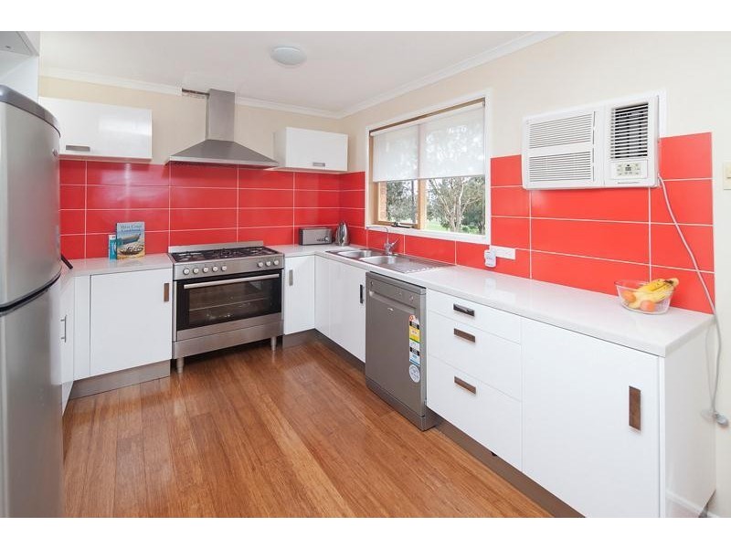 9/13 Endeavour  Crescent, Endeavour Hills VIC 3802