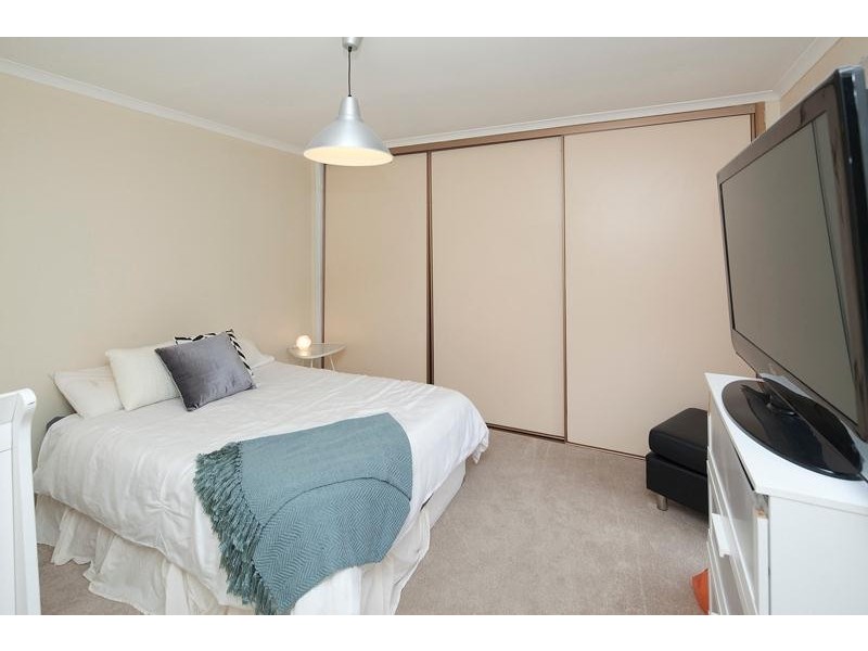 9/13 Endeavour  Crescent, Endeavour Hills VIC 3802