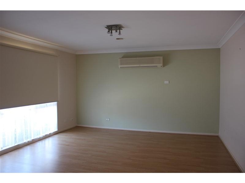 29 Kerrison Drive, Hampton Park VIC 3976