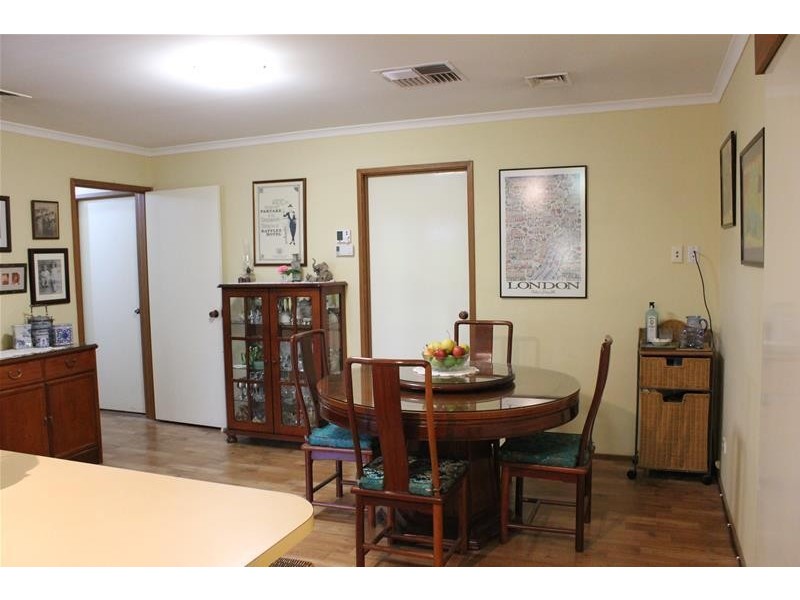 3 Laggan Court, Endeavour Hills VIC 3802