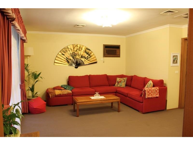 3 Laggan Court, Endeavour Hills VIC 3802