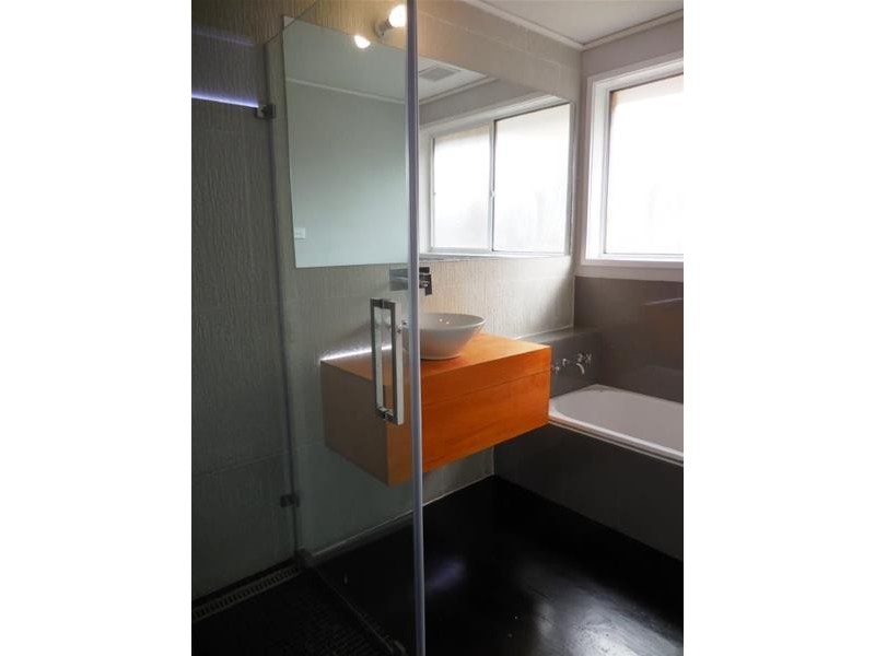 19 Mangana Drive, Mulgrave VIC 3170