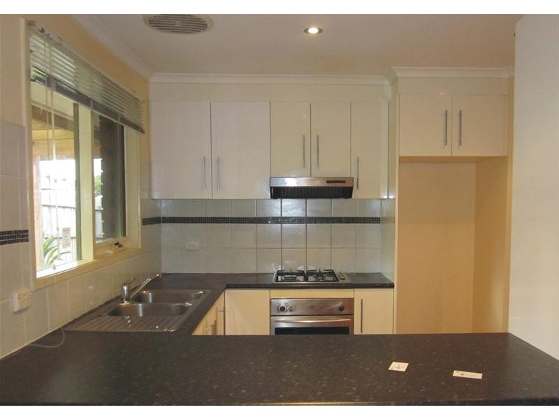 12 Robert Molyneux Drive, Endeavour Hills VIC 3802